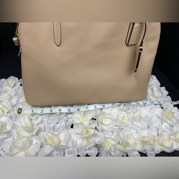 COACH Peyton tan, medium size - Picture 7 of 9